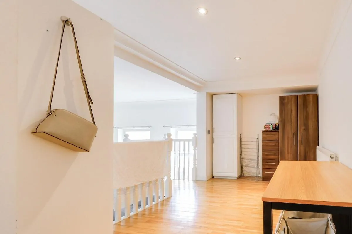 City Stay 3Br Apt For 8 By Liverpool Street London Apartment